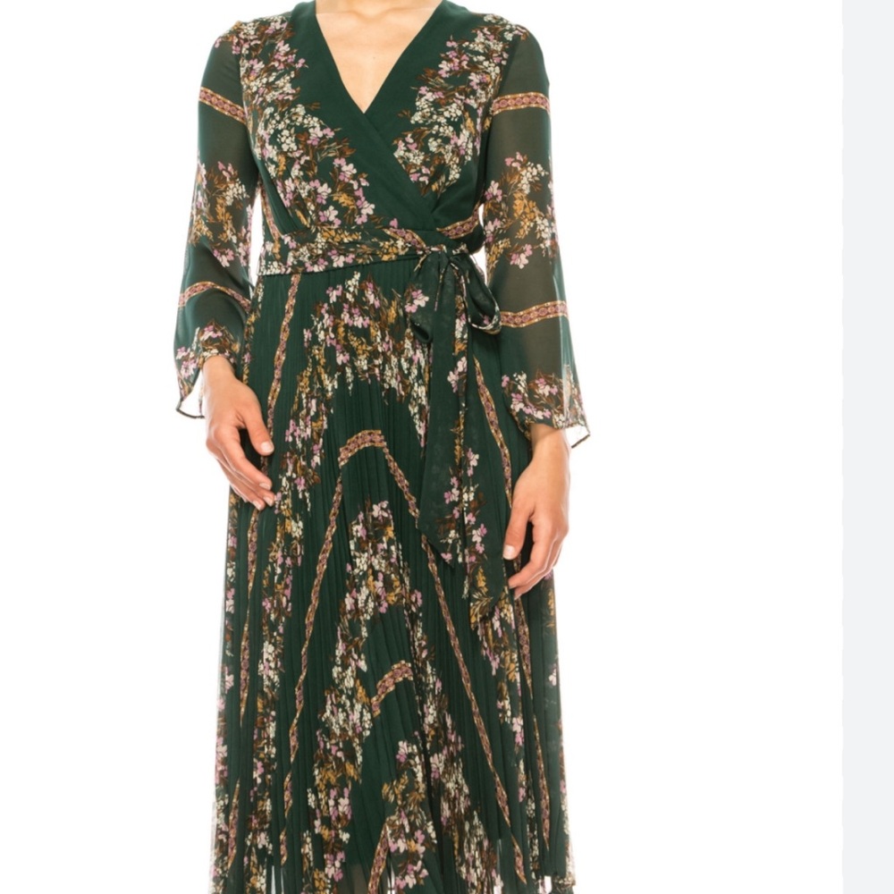 Donny & Nicole Floral 💚 Green Pattern Dress